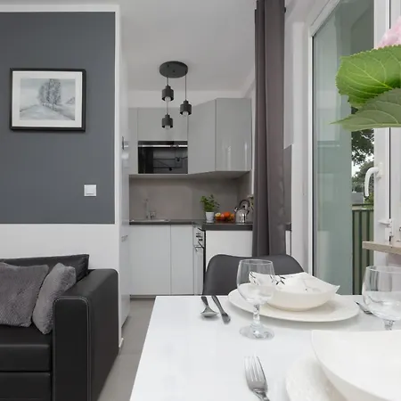 Metro Wierzbno Cozy Studio Mokotow By Noclegi Renters Warsaw Exterior photo
