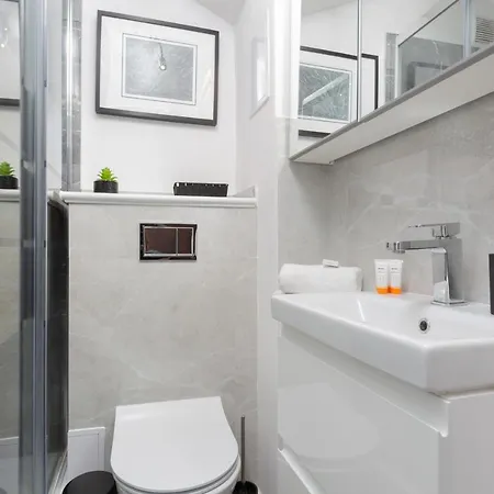 Metro Wierzbno Cozy Studio Mokotow By Noclegi Renters Warsaw Exterior photo