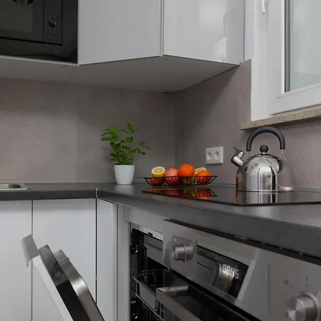 Metro Wierzbno Cozy Studio Mokotow By Noclegi Renters Warsaw Exterior photo